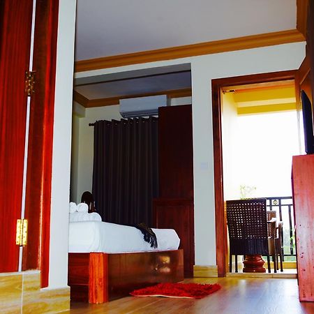 Dynsey Boutique Hotel Phnom Penh Esterno foto