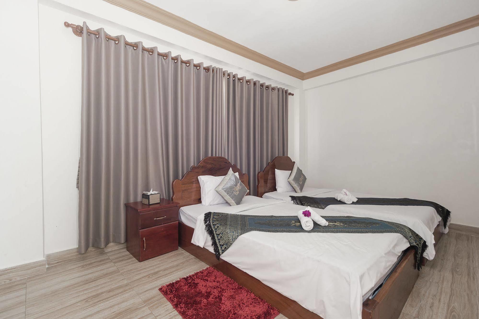 Dynsey Boutique Hotel Phnom Penh Esterno foto